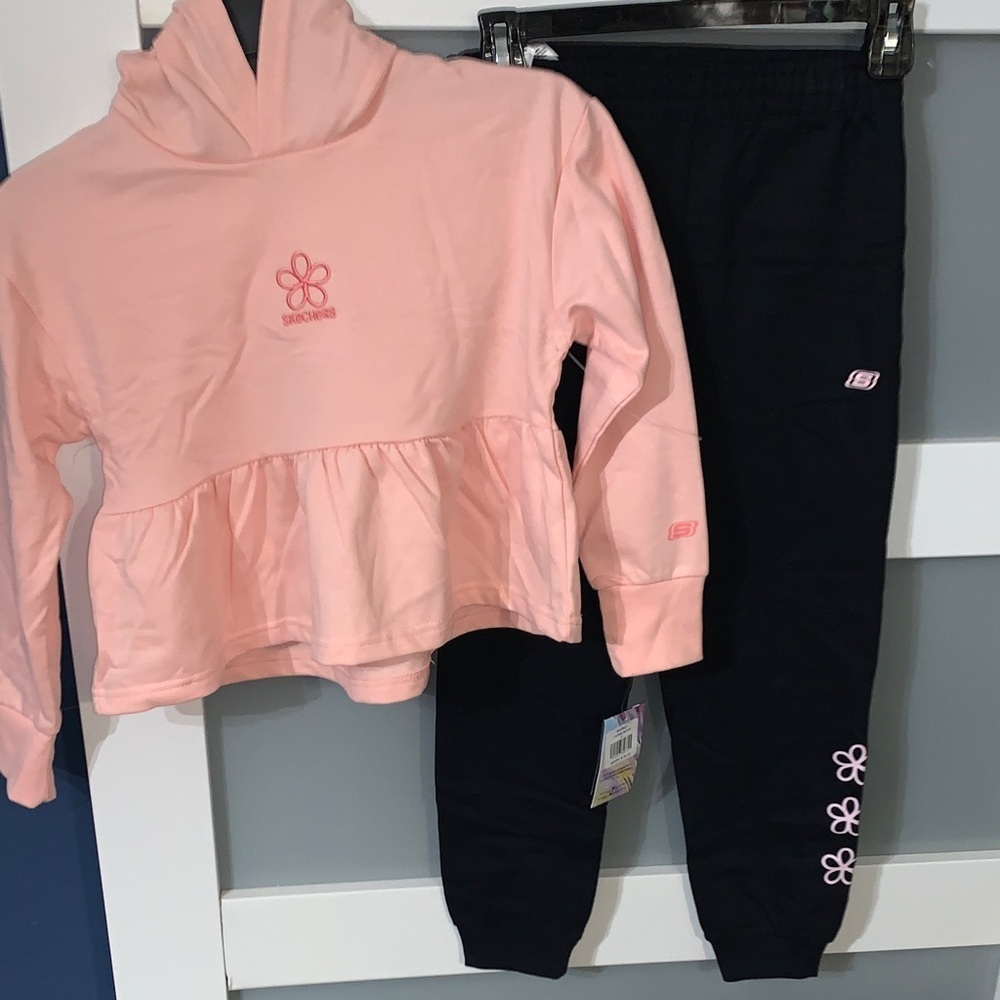 Skechers Kids Peach color and Black Outfit